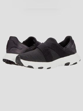 Merrell Cloud Cross sz 10 Black Knit Slip-On Sneakers White Sole women’s comfy